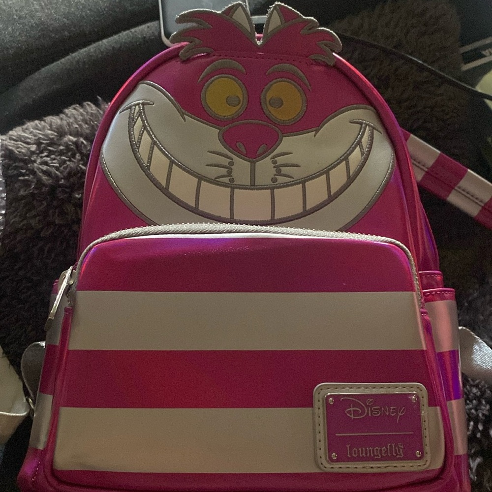 Disney100 Limited Edition Platinum Alice in Wonderland Cheshire Cat Cosplay